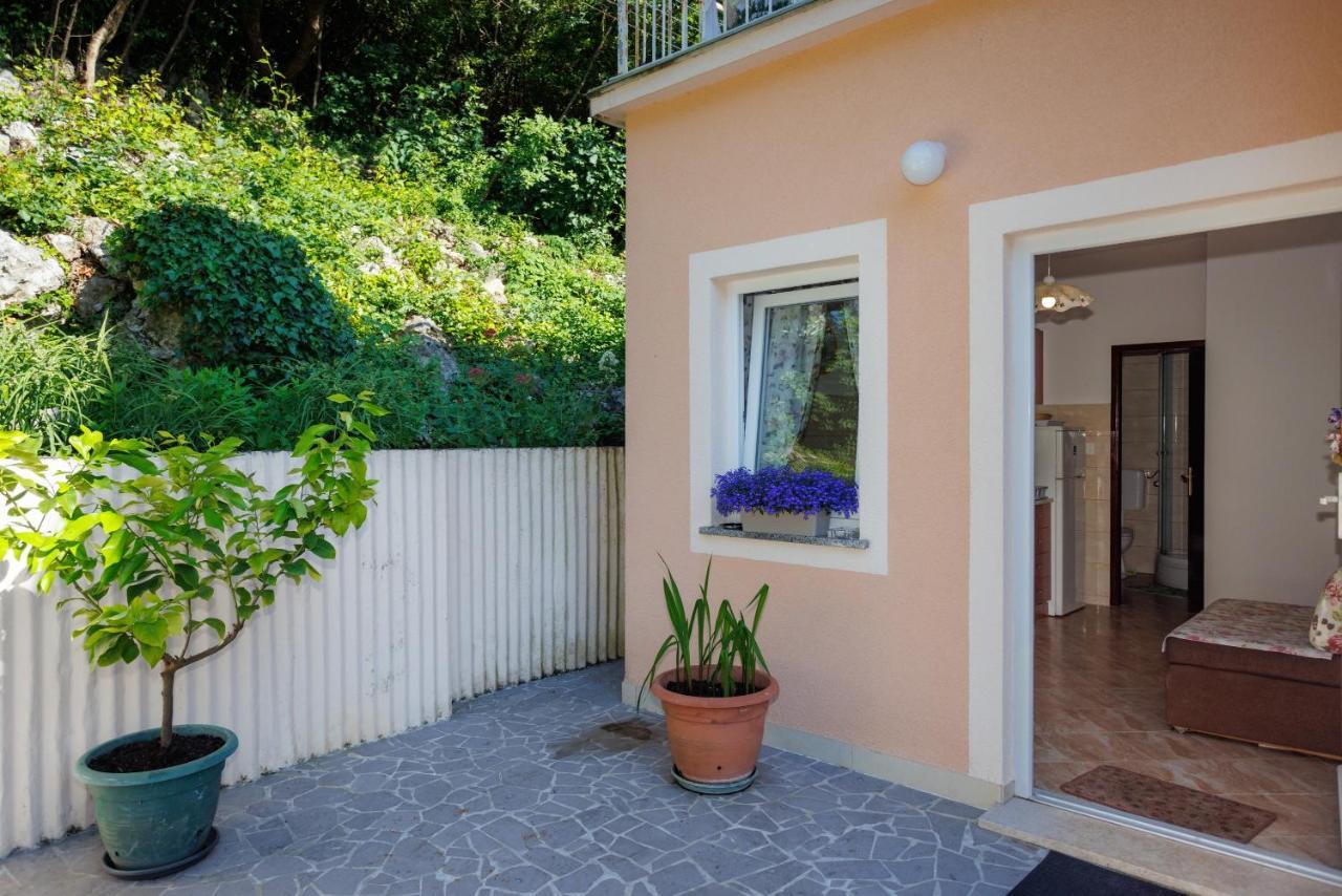 Apartment Studio Close To Sea Krk Town Exteriör bild